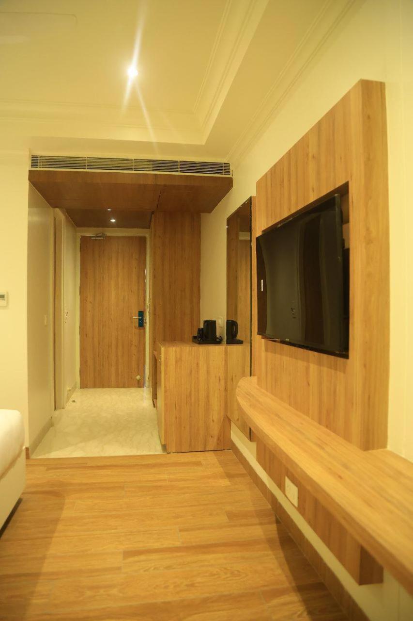 Sapphire Sky Hotel Dehradun Luaran gambar