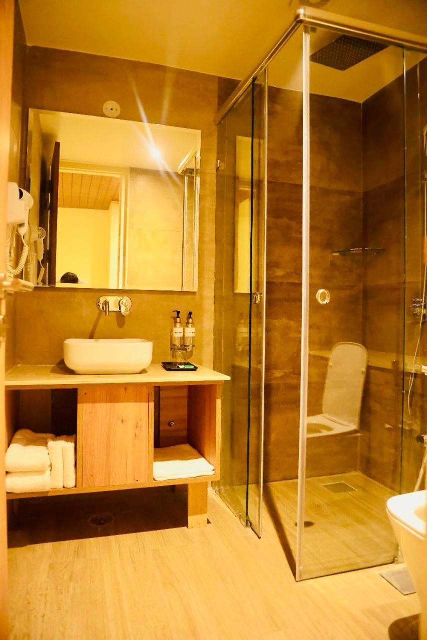 Sapphire Sky Hotel Dehradun Luaran gambar