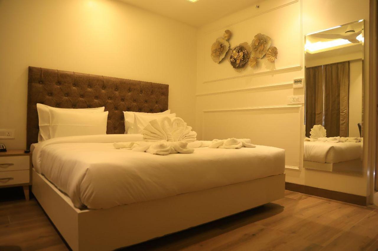 Sapphire Sky Hotel Dehradun Luaran gambar